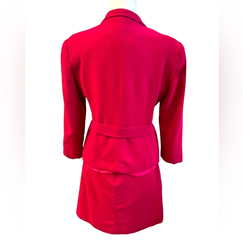 Christian Dior Vintage Skirt Suit in a beautiful Shade of Pink Size 10